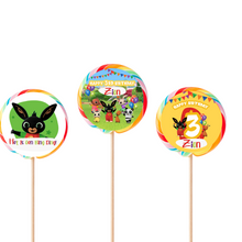 Afbeelding in Gallery-weergave laden, Gepersonaliseerde Bing Bunny ronde regenboog lollies