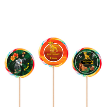 Afbeelding in Gallery-weergave laden, Gepersonaliseerde Lion King ronde regenboog lollies