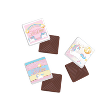 Afbeelding in Gallery-weergave laden, Gepersonaliseerde Unicorn napolitaanse chocolaatjes
