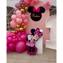 Afbeelding in Gallery-weergave laden, Gepersonaliseerde grote cut-out Minnie Mouse foamboard