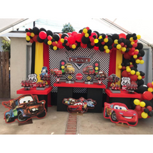 Afbeelding in Gallery-weergave laden, Gepersonaliseerde grote Cars cut-out foamboard