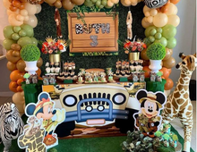 Afbeelding in Gallery-weergave laden, Gepersonaliseerde grote cut-out Mickey Safari foamboard